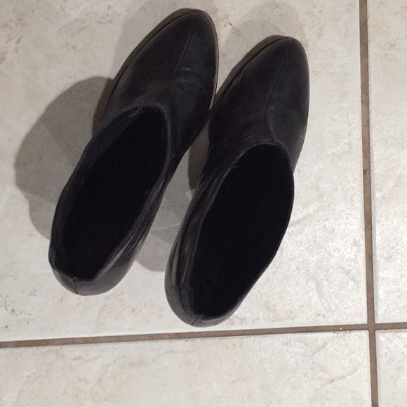 Donald Pliner Black Ankle Boots Ivy style - Picture 1 of 4